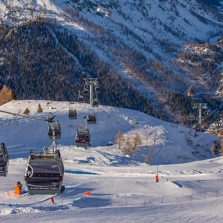 Grand Roc - Ancolies 215 - Happy * Chamonix